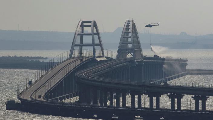 Une explosion est survenue dans la nuit sur le pont de Kertch reliant la Crimée occupée à la Russie.